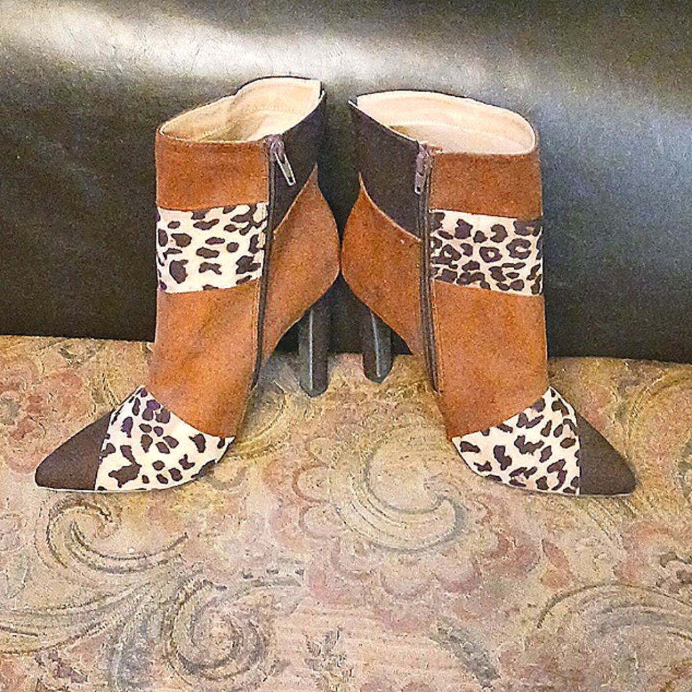 Y.not? Ladies boots size 8.5